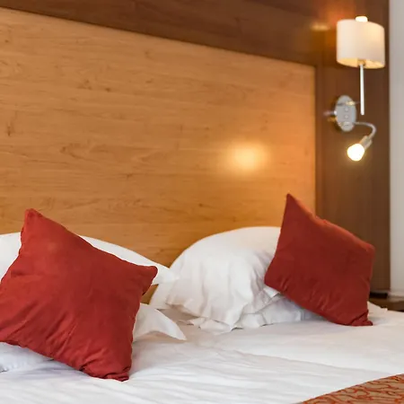 Ξενοδοχείο Mercure Raphael Centre 4*