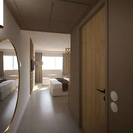 Mercure Raphael Centre Hotel 4*
