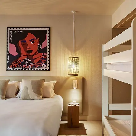 Hotel Mercure Raphael Centre 4*