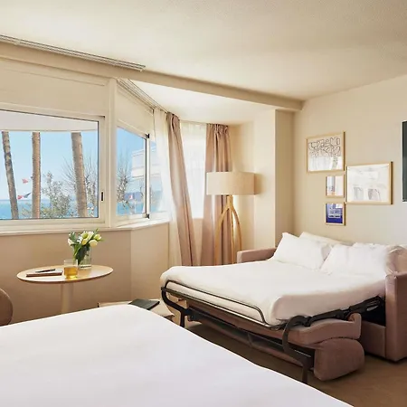Mercure Raphael Centre מלון