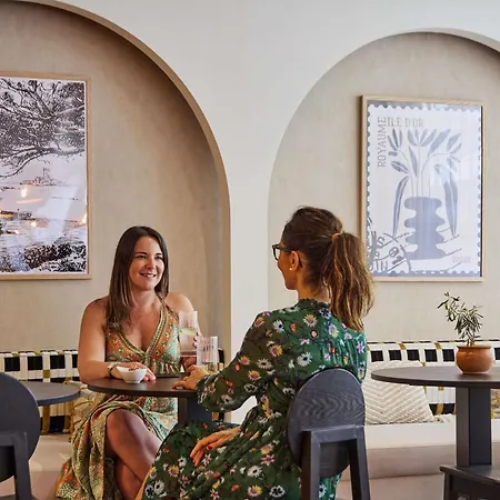 Ξενοδοχείο Mercure Raphael Centre 4*