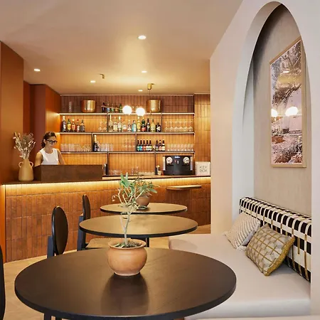 Mercure Raphael Centre מלון Saint-Raphaël