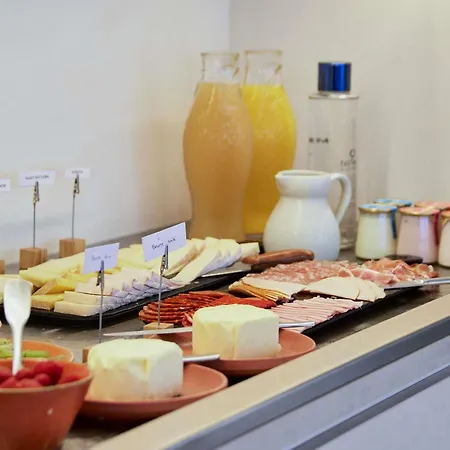 Mercure Raphael Centre فندق 4*
