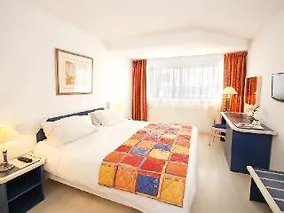 מלון Mercure Raphael Centre 4*