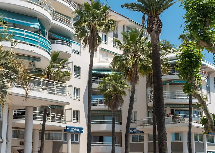 מלון Mercure Raphael Centre Saint-Raphaël