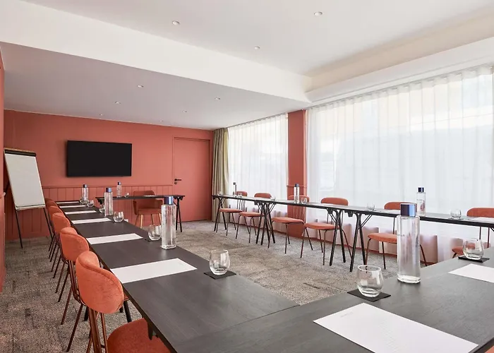 Mercure Raphael Centre מלון