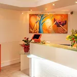 Mercure Raphael Centre 4*