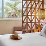Hotel Mercure Raphael Centre 4*