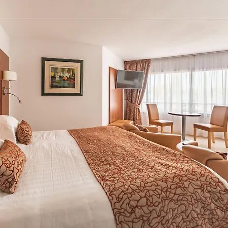 Otel Mercure Raphael Centre 4*