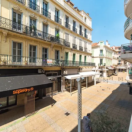 Mercure Raphael Centre Hotel 4*