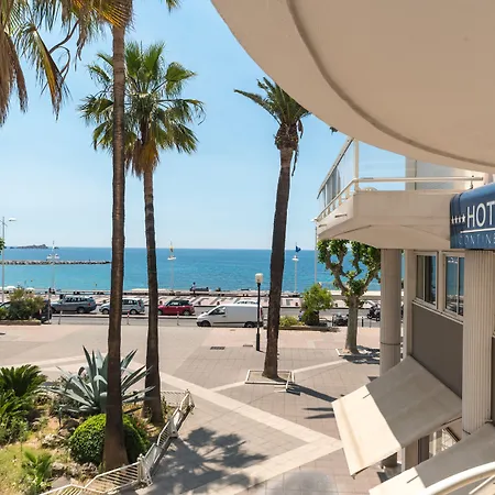 Mercure Raphael Centre מלון