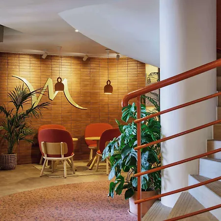 Mercure Raphael Centre Hotel 4*