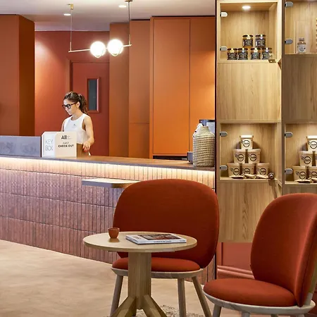 Mercure Raphael Centre 4*