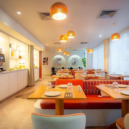 Mercure Raphael Centre 호텔 4*