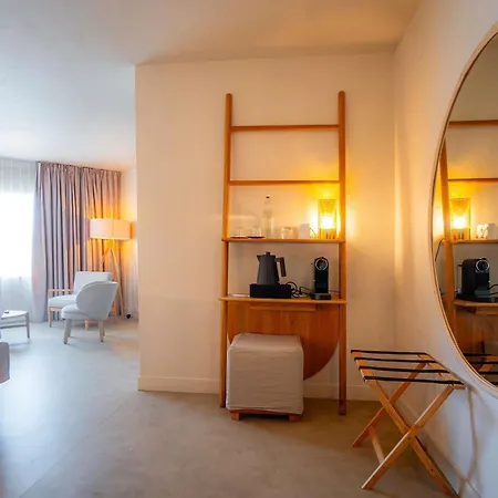 Mercure Raphael Centre 4*