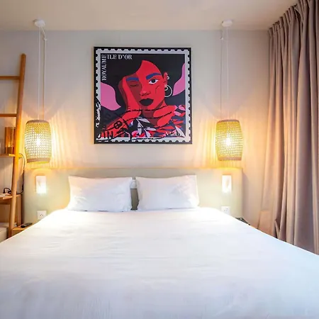 Hotel Mercure Raphael Centre 4*