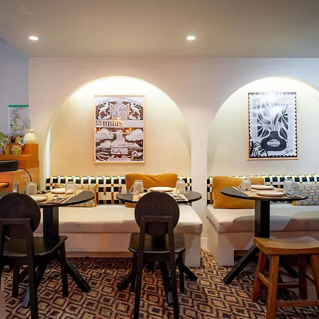 Mercure Raphael Centre Hotel 4*