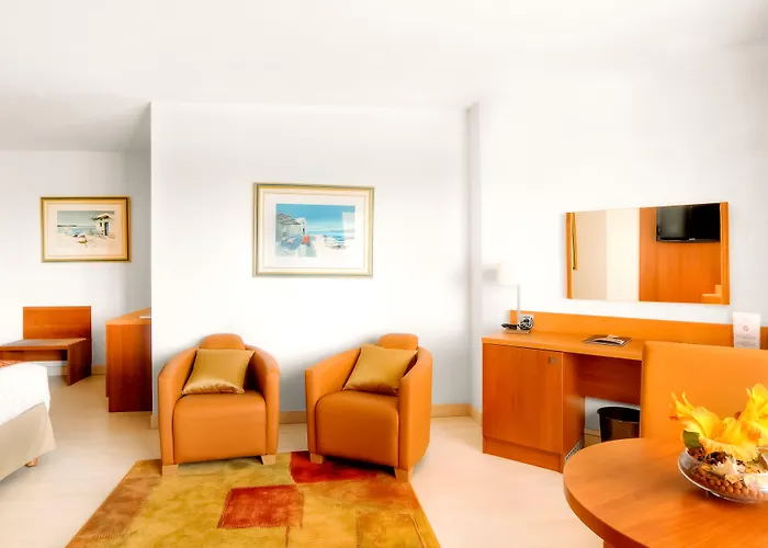 Mercure Raphael Centre Hotel