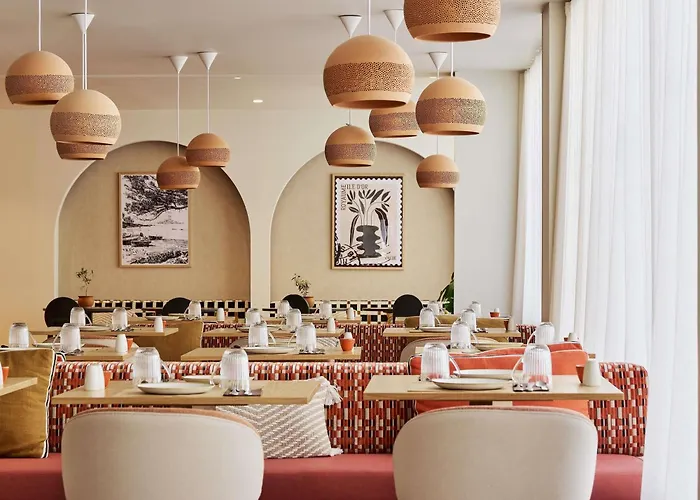 Mercure Raphael Centre Ξενοδοχείο 4*