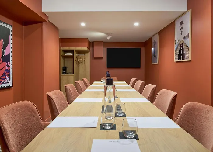Ξενοδοχείο Mercure Raphael Centre 4*