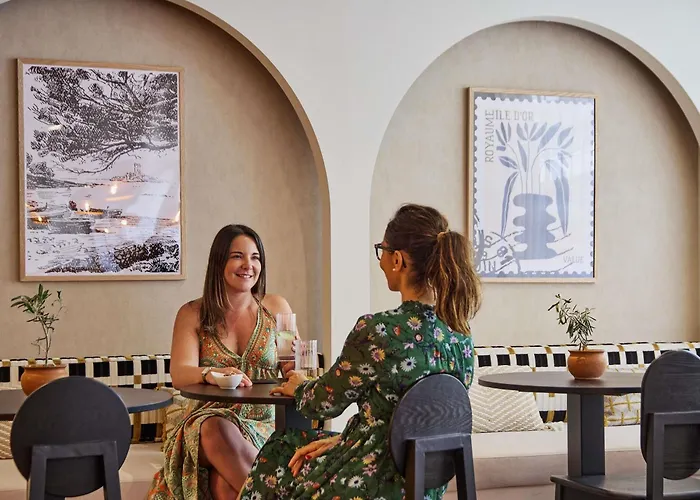 Hotel Mercure Raphael Centre 4*