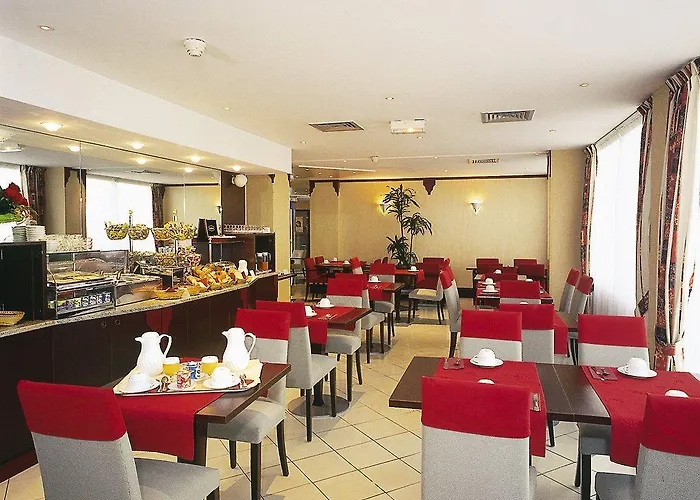 Hotel Mercure Raphael Centre 4*